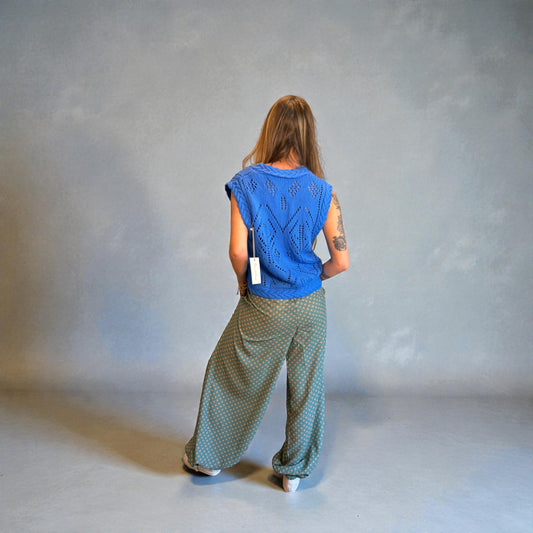 CT10210 Cable Knit Cropped Vest