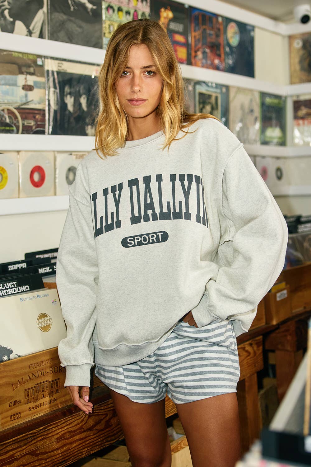 IT2821-DILLYDALLYINㅣReversible Oversized Sweatshirt
