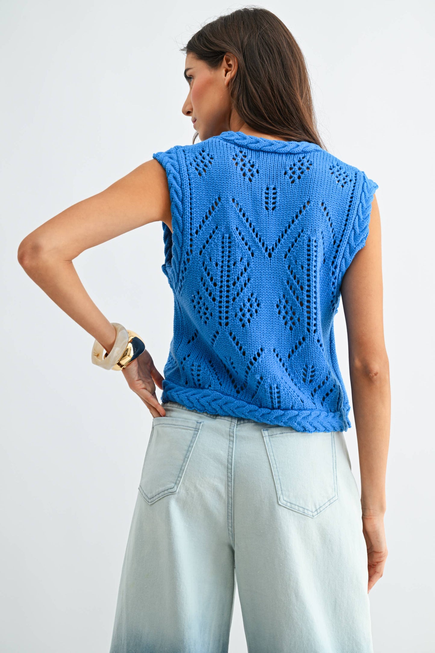 CT10210 Cable Knit Cropped Vest