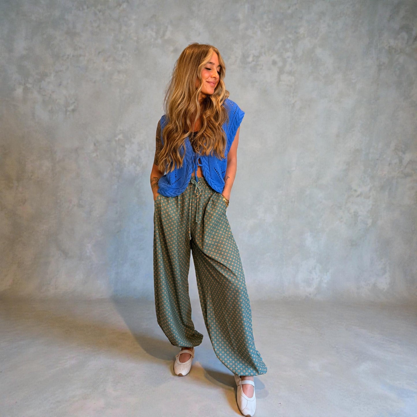 CT10210 Cable Knit Cropped Vest