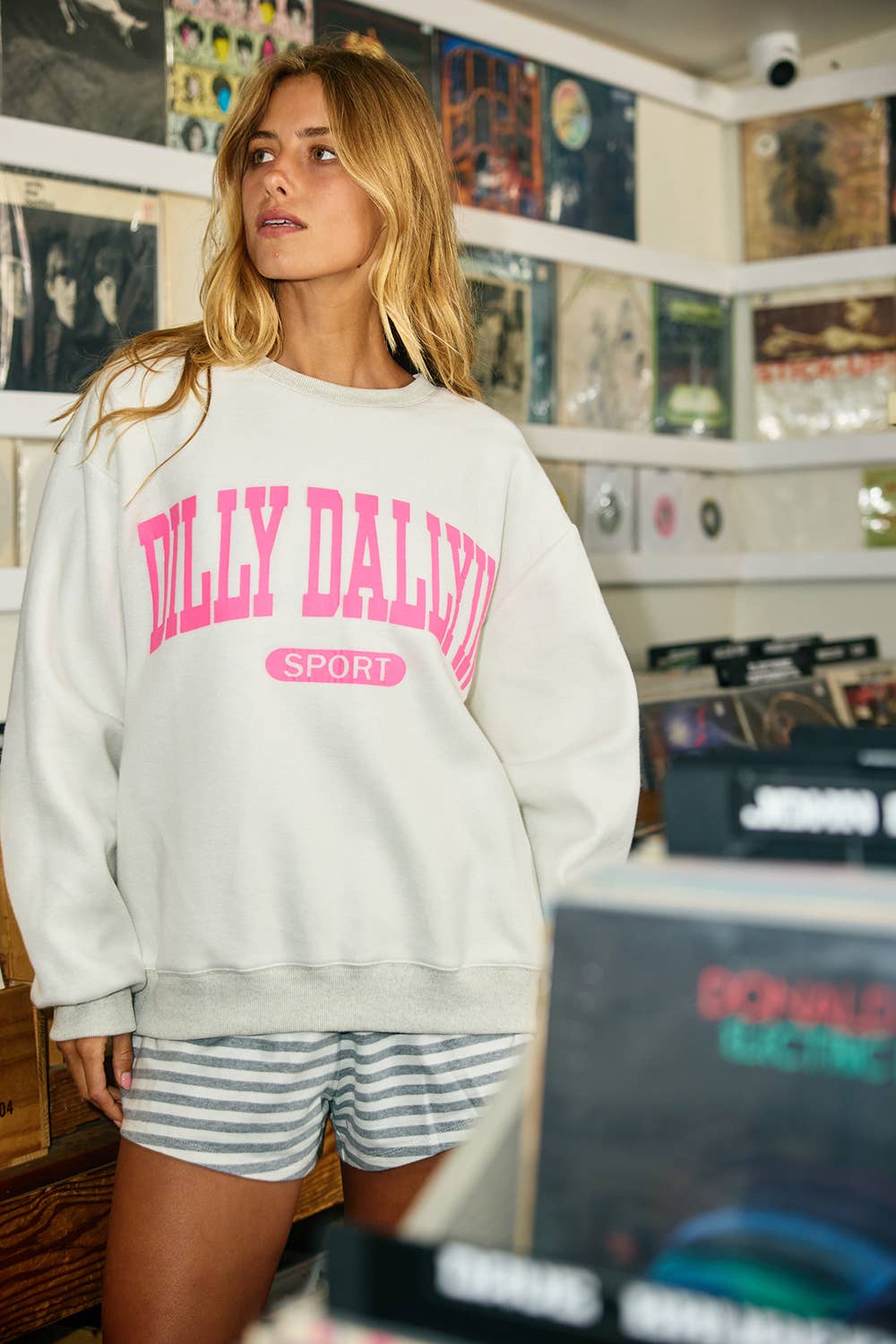 IT2821-DILLYDALLYINㅣReversible Oversized Sweatshirt