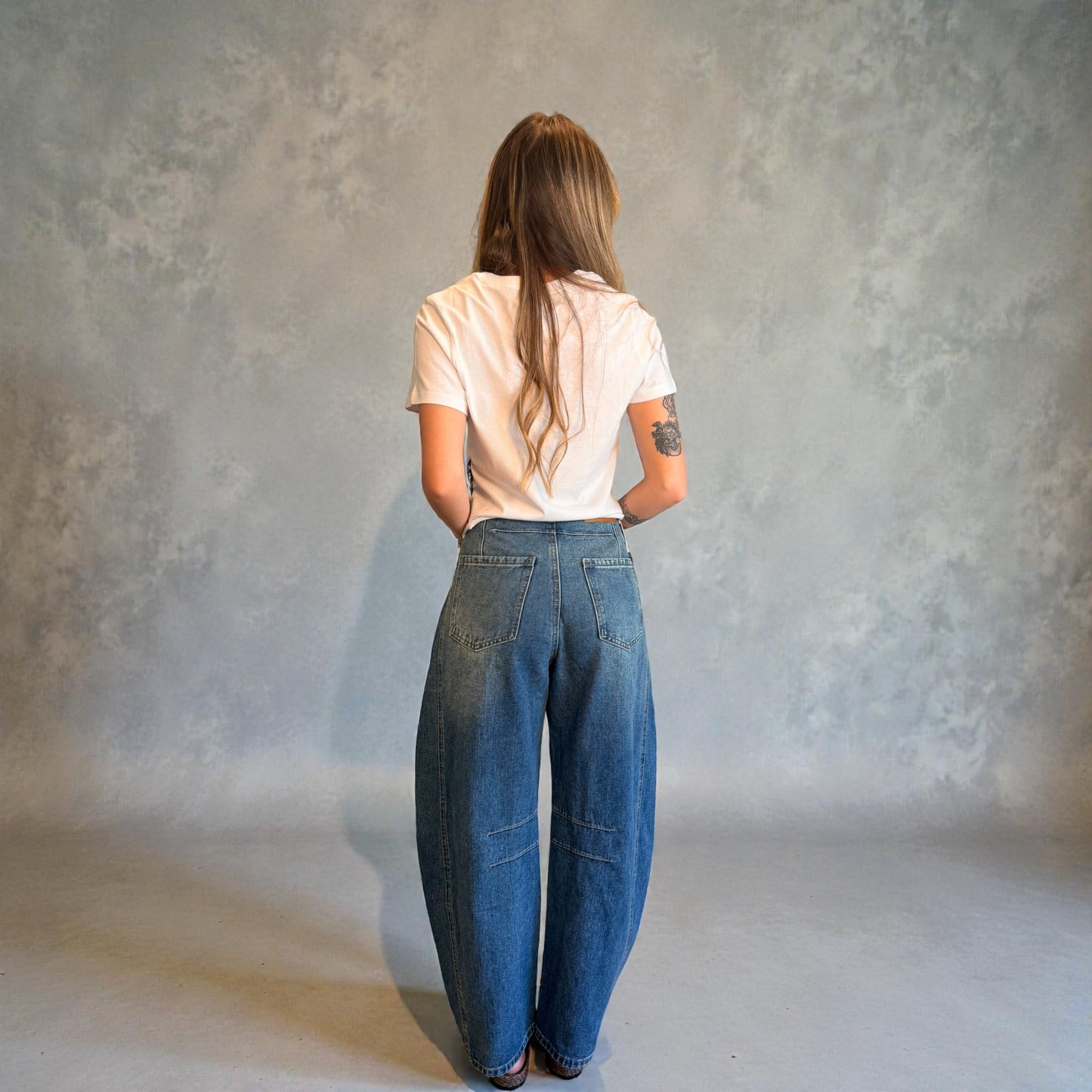 HIGH RISE STRIPED RAW HEM CROP BARREL JEANS V3811STR