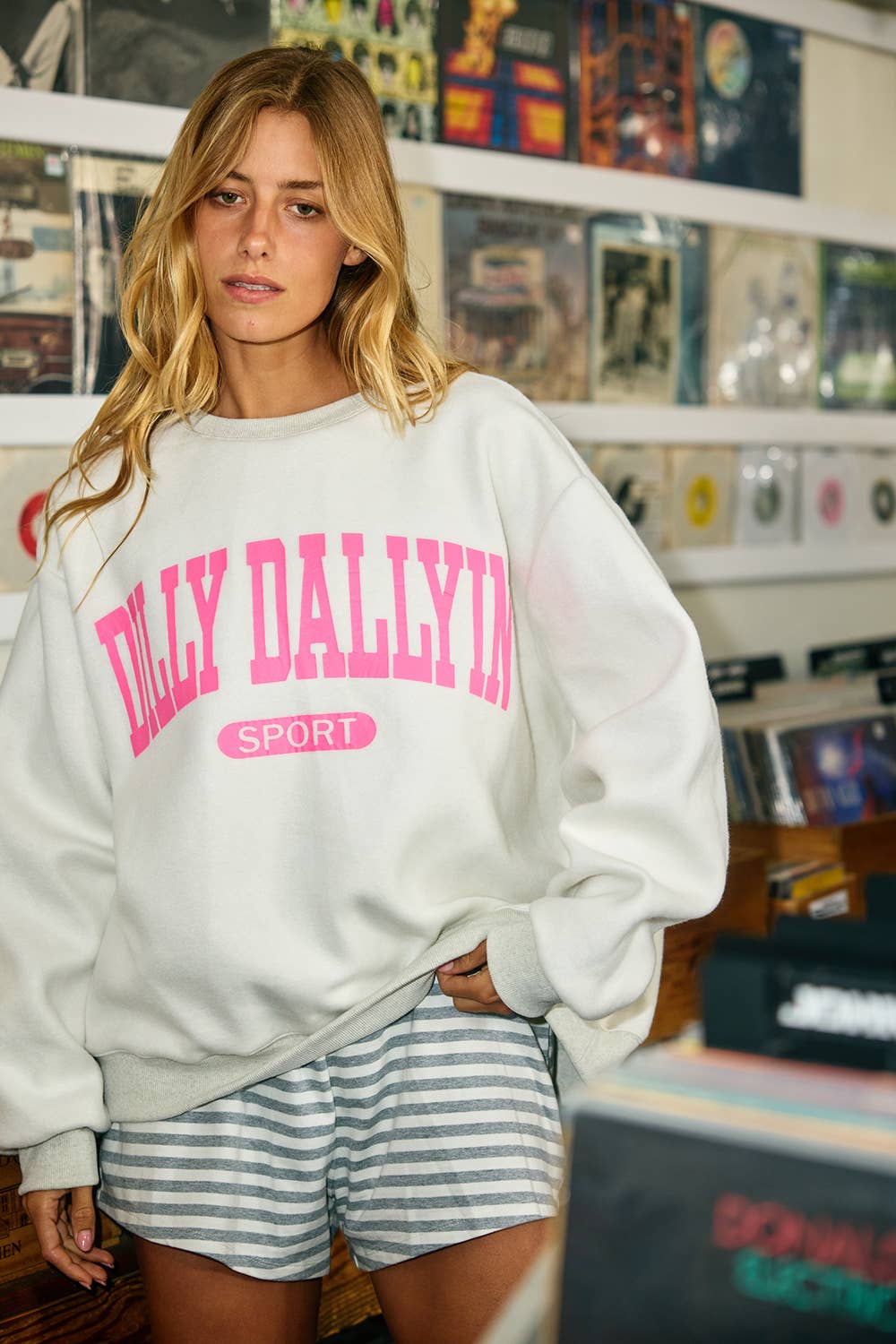 IT2821-DILLYDALLYINㅣReversible Oversized Sweatshirt